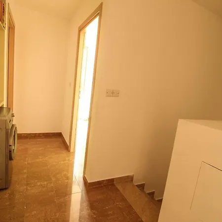 Sunny Holidays 2 Villa Paralimni